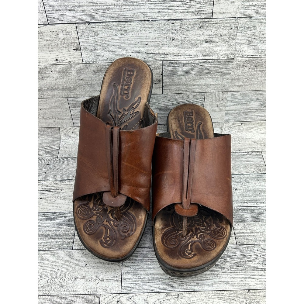 Born Brown Leather Tooled Footbed Thong Wedge Sandals B89626 Women Sz US8 EU39